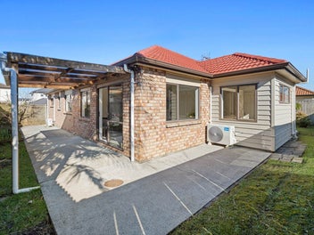 Rare Single-Level Brick Gem in Mission Heights