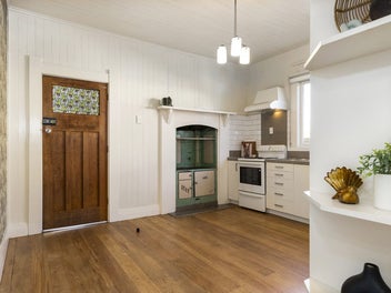 Character, Charm, and Location - Vacant and Ready!