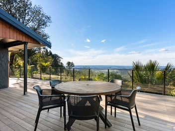 Refined Luxury, Iconic Views