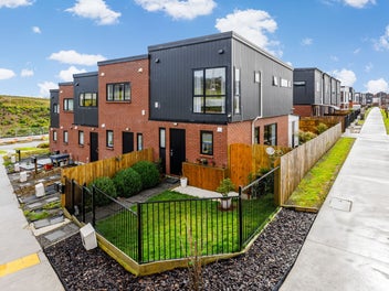 Modern Comfort in the Heart of Murphy's Park