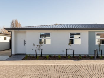 Only 1 left - Be Quick! New Build, Great Value!