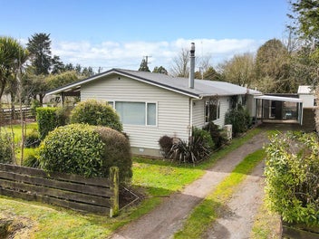 Rural views, Country Gardens, Family Style