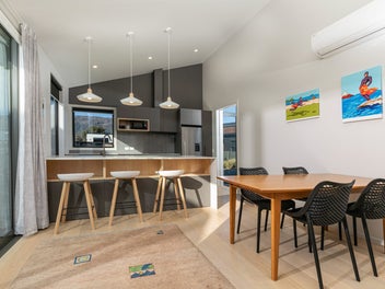 Double Peak Views in Emerald Heights