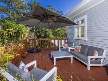 Unbeatable Value-2,000sqm of privacy & character