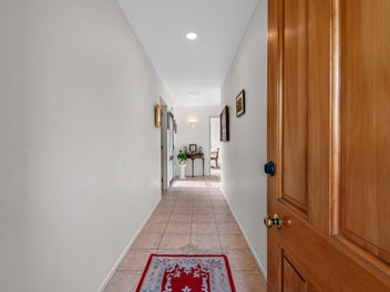 Sun, Space and Serenity in the Heart of Glenholme