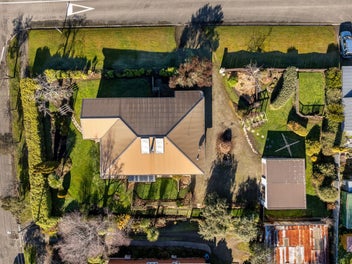 Price Reduced! Now Enquiries Over $460,000