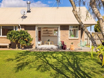 Family Living in Prime Pyes Pa Location