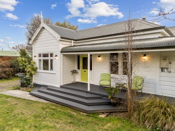Classic Villa Living in a Prime Location