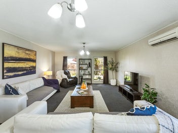 All you could ask for! 9a Owen Place, Springlands