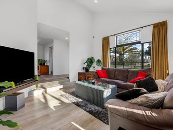 Family Comfort Meets Quiet Cul-de-Sac Charm