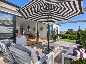 Trendy Barn-Style Living in the Heart of Warkworth