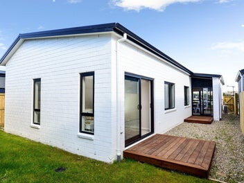 Stand Alone - Master Builder Guarantee.