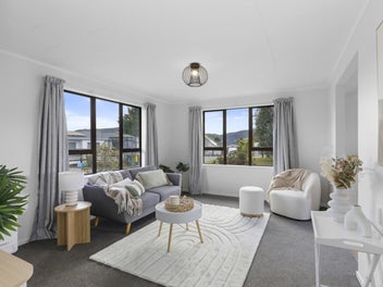 Sunny, renovated home on 1,021sqm with valley view