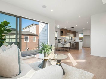 Brand New, Sea Views & Rangitoto Zone