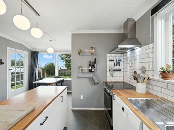 Sun-Filled Living & Exceptional Outdoor Spaces