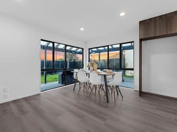 Freehold, Fully Renovated, Walk to 5 Schools, ...