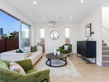 Brand new home in the heart of Mairangi Bay