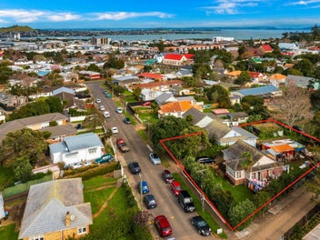 Huge Potential-Flat Corner Site in THAB Zone