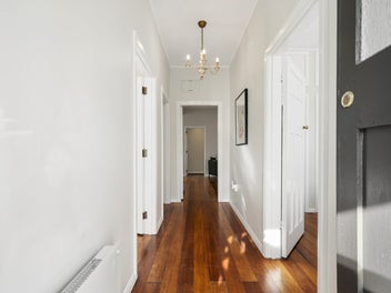 EXQUISITE CHARACTER COTTAGE - SUN AND PRIVACY