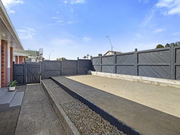 Immaculate, Low Maintenance, Location
