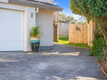 Perfect First Step into Howick Living