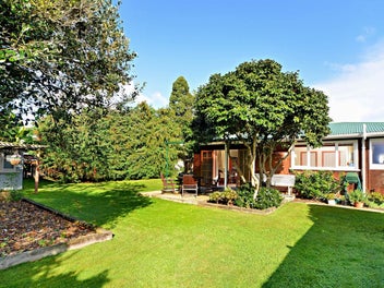 Charming Papakura Hideaway