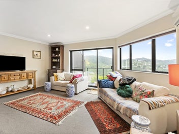 ENVIABLE CONTEMPORARY LIVING...