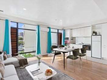 Sunny, City-Fringe Living