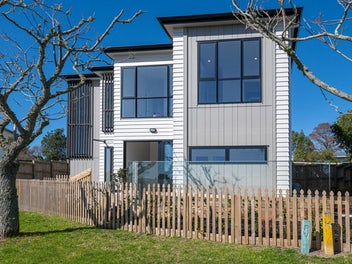 Brand New Home with Master Build Guarantee!