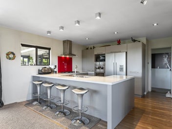 Lifestyle, space & sheds galore in Lepperton