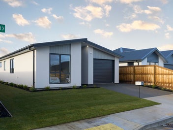 Ready to move into!! Lot 1224 Ravenswood, Woodend