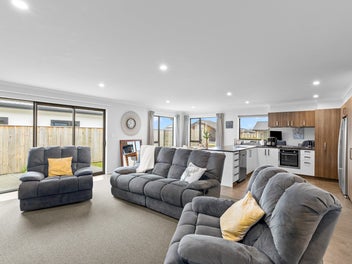 Meticulous 2021 Built Brick Beauty on Blank Canvas