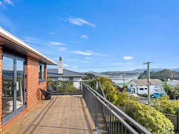Sunny, Elevated & Easy Living