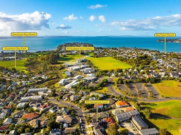 Modern Family Living in Stanmore Bay