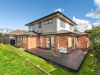 What A Modern Beauty! Dream Home!