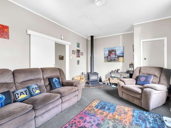 Family Living or Investment Opportunity!