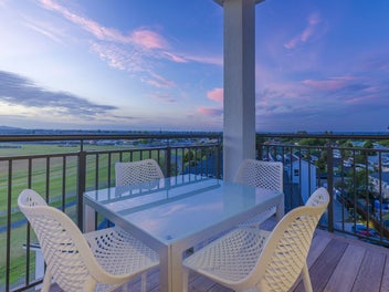 Sun-Soaked Style with Uninterrupted Views