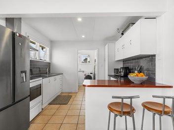 SUPERSIZED LIVING – FIVE BEDROOMS