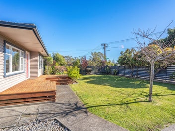 SUNSHINY DAYS - LOVELY DOWNSIZE OR FIRST HOME!
