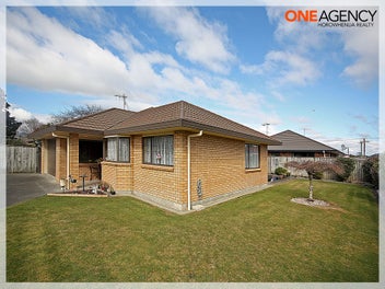 Low Maintenance & Close To Town!