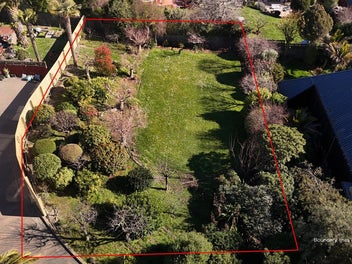 Prime 820sqm section for sale