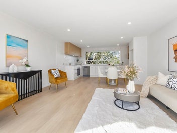 Fully Renovated 2 x 2 units in Blockhouse Bay