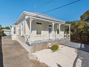 Rear Gem- Stunning home on 1,151m² & Triple Garage