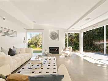 Rear Gem- Stunning home on 1,151m² & Triple Garage