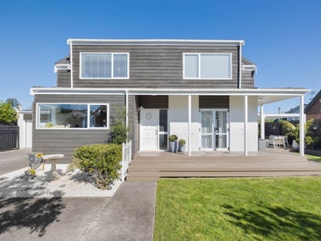 Spacious Living, Private Oasis