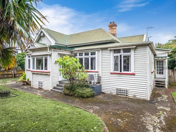 Income, Location & Potential - 1115m2 in DGZ