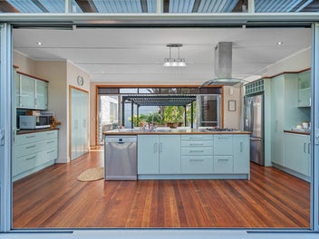 **PRICE REDUCED TO SELL -WHANGAPOUA*