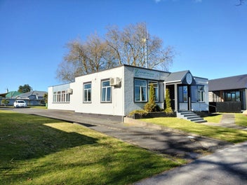 Image 1 of 6