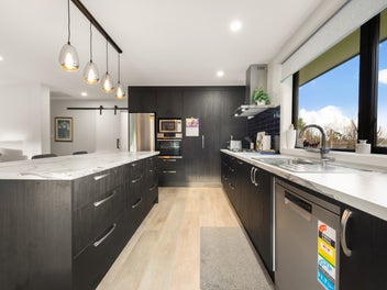 New build with scenic surrounds