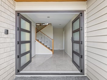 Spacious living, great location!